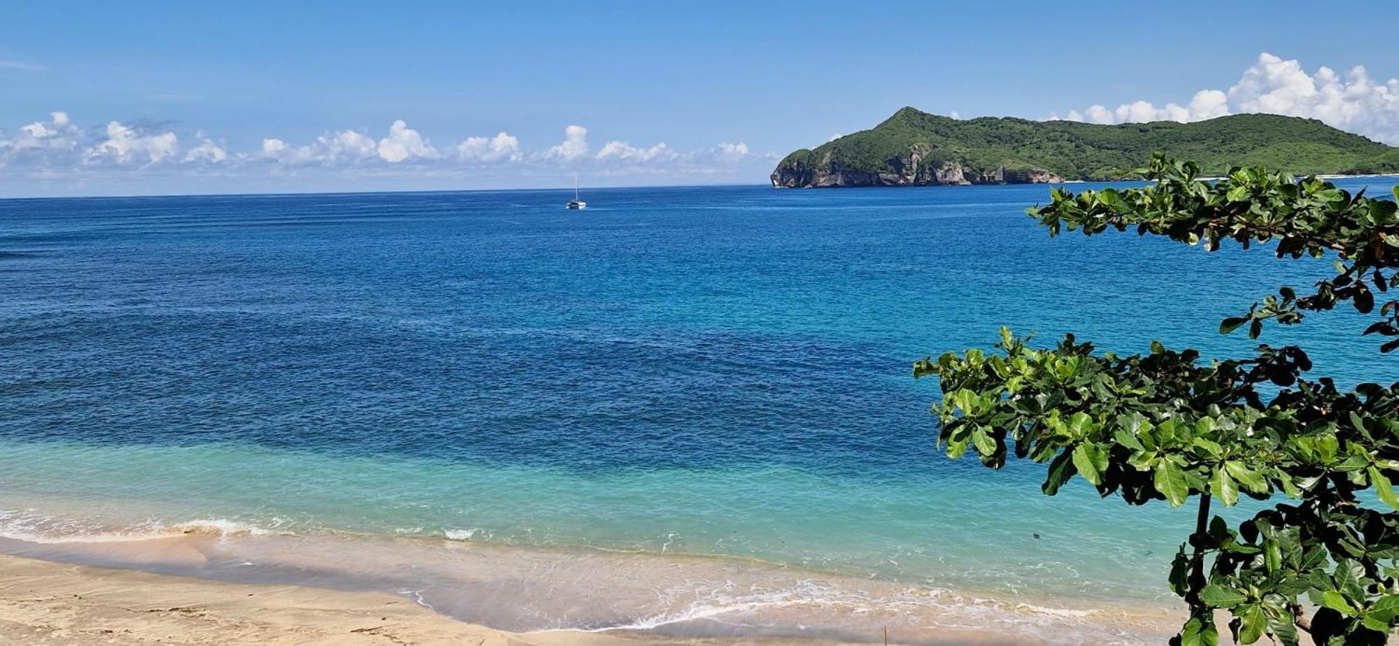 Castaway Surf Retreat 1 Hotell Sekongkang Eksteriør bilde